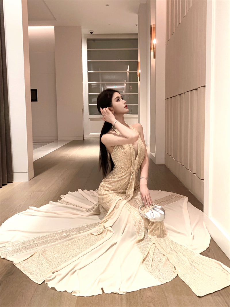 Maximalism Mermaid Tulle Splicing Maxi Dress Stunning Sequins Accent Deep V-Neck Evening Halter Long Dress AP3481