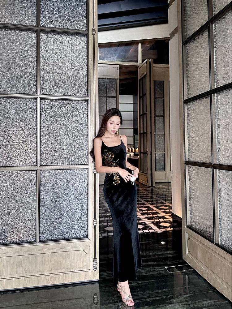 Princess Spaghetti Strap Black Mermaid Maxi Dress Sexy Velvet Sequins Accent Evening Long Dress AP3484