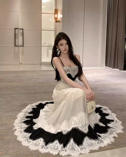 Modern Spaghetti Strap A-Line Maxi Dress Romantic Trimmed Lace Cinched-Waist Color-Block Long Dress AP3485