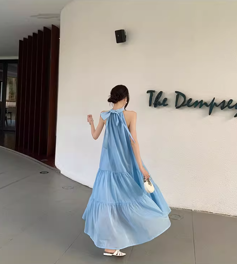 Luxury A-Line Flowy Blue Evening Maxi Dress Graceful Jewel Neck Tiered Hem Loose Fit Halter Long Dress AP3592