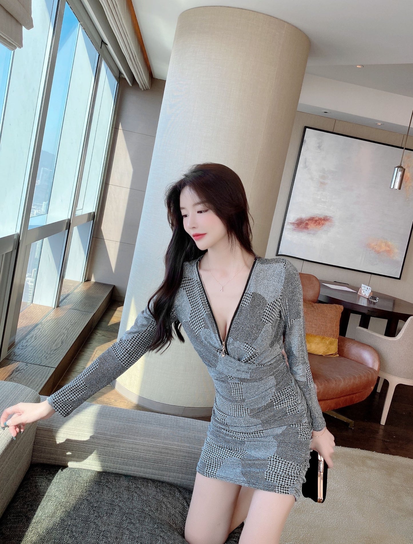 Artistic Long Sleeve Bodycon Mini Dress Vogue Zipper Design Deep V Neck Short Dress AP3619