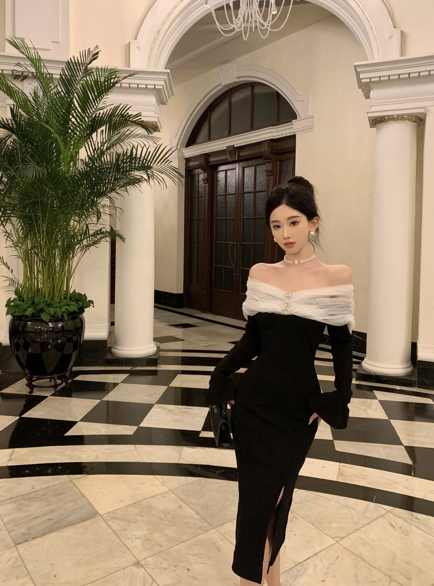 Sexy Tulle Off-Shoulder Sheath High-Slit Midi Dress Vogue Long Sleeve Rhinestones Sequins Design Long Dress AP3646