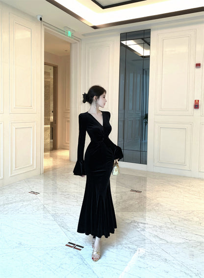 Amazing V Neck Long Bell Sleeve Maxi Dress Romantic Mermaid Minimalism Black Long Dress AP3669