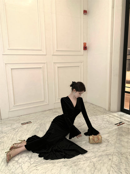 Amazing V Neck Long Bell Sleeve Maxi Dress Romantic Mermaid Minimalism Black Long Dress AP3669