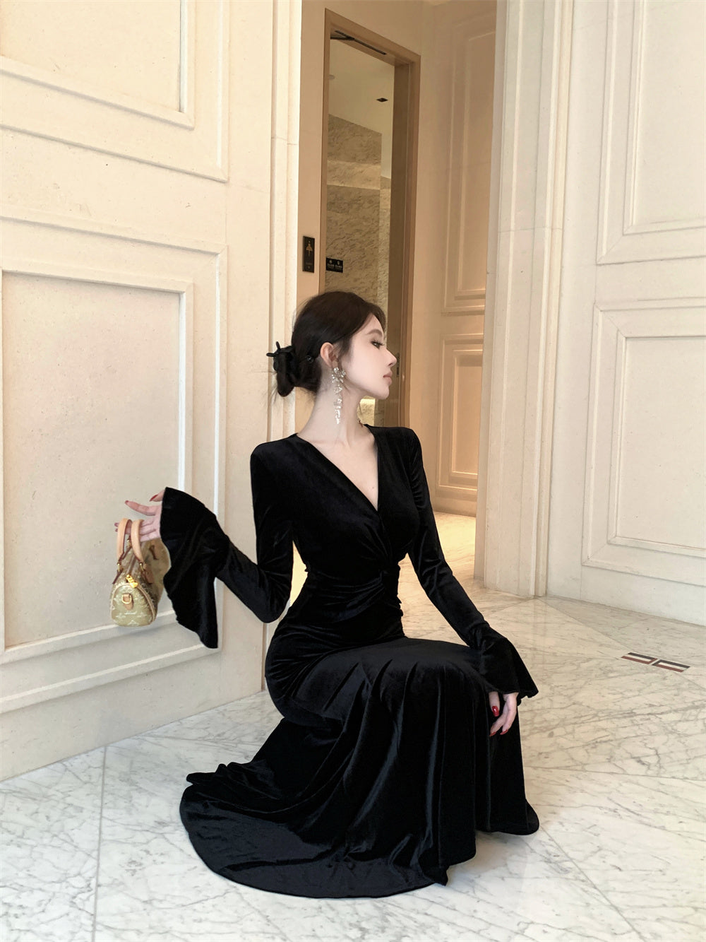 Amazing V Neck Long Bell Sleeve Maxi Dress Romantic Mermaid Minimalism Black Long Dress AP3669