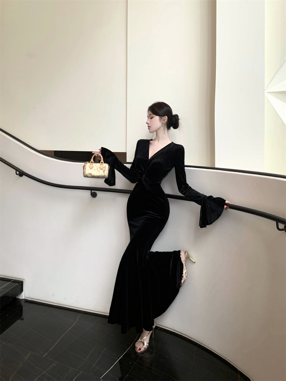 Amazing V Neck Long Bell Sleeve Maxi Dress Romantic Mermaid Minimalism Black Long Dress AP3669
