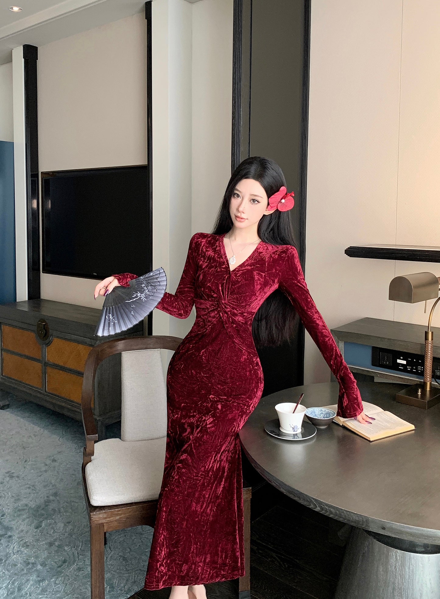 Luxury Mermaid V Neck Red Maxi Dress Sexy Long Sleeve Velvet Evening Long Dress AP3679