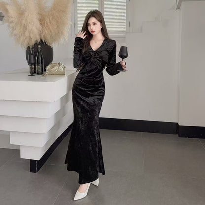 Graceful Velvet Red Mermaid Maxi Dress Chic Long Sleeve V Neck Evening Long Dress AP3680