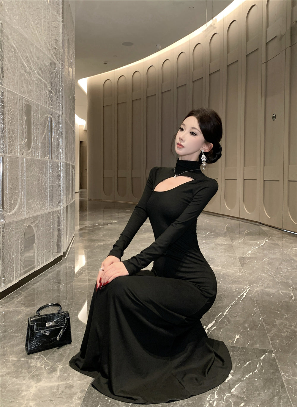 Fantastic Long Sleeve High Collar Maxi Dress Vogue A-Line Cutout Black Evening Long Dress AP3695