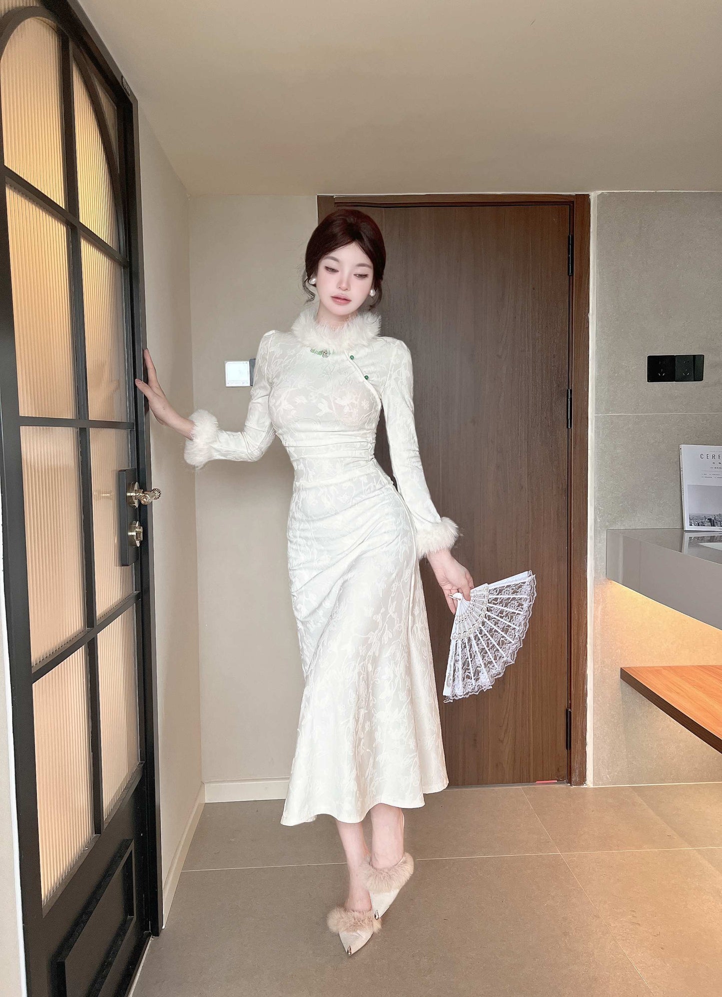 Alluring Jacquard Long Sleeve Jewel Neck White Maxi Dress Oriental-Inspired A-Line Fur Trim Evening Long Dress AP3703