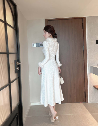 Alluring Jacquard Long Sleeve Jewel Neck White Maxi Dress Oriental-Inspired A-Line Fur Trim Evening Long Dress AP3703