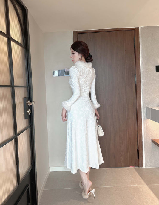Alluring Jacquard Long Sleeve Jewel Neck White Maxi Dress Oriental-Inspired A-Line Fur Trim Evening Long Dress AP3703