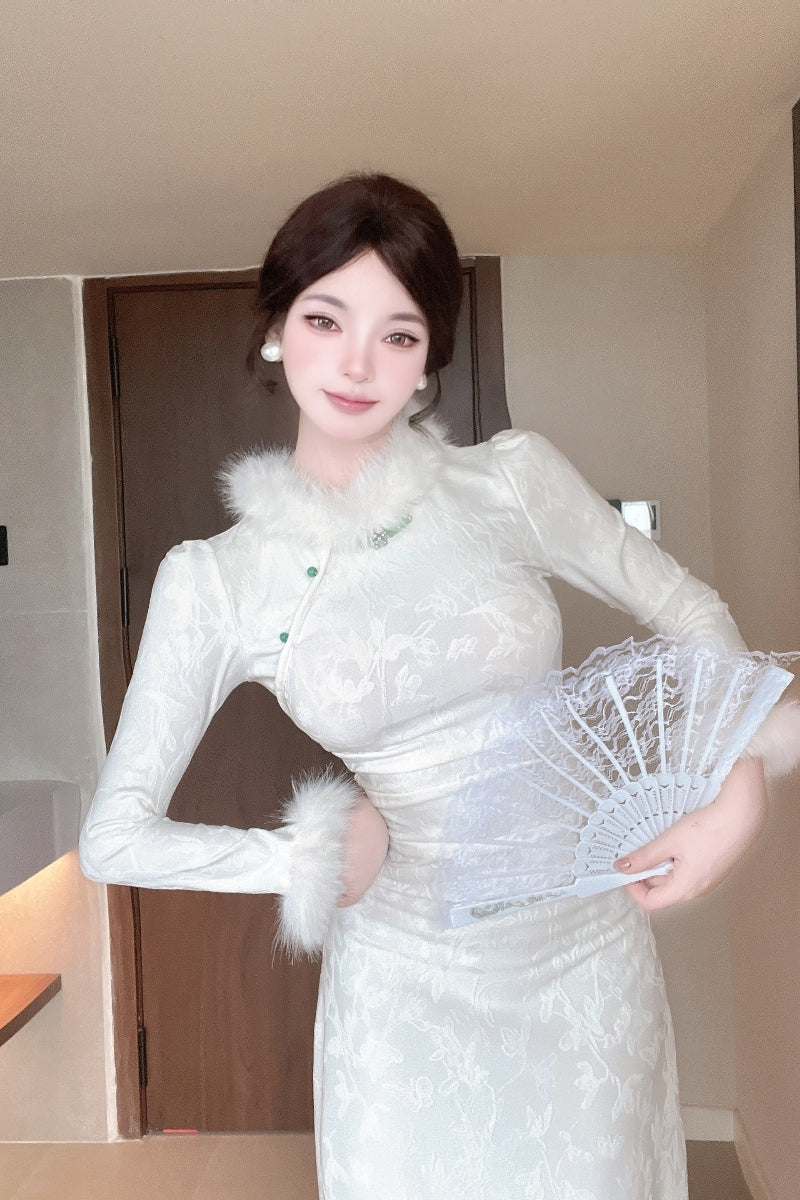 Alluring Jacquard Long Sleeve Jewel Neck White Maxi Dress Oriental-Inspired A-Line Fur Trim Evening Long Dress AP3703