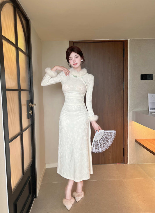 Alluring Jacquard Long Sleeve Jewel Neck White Maxi Dress Oriental-Inspired A-Line Fur Trim Evening Long Dress AP3703
