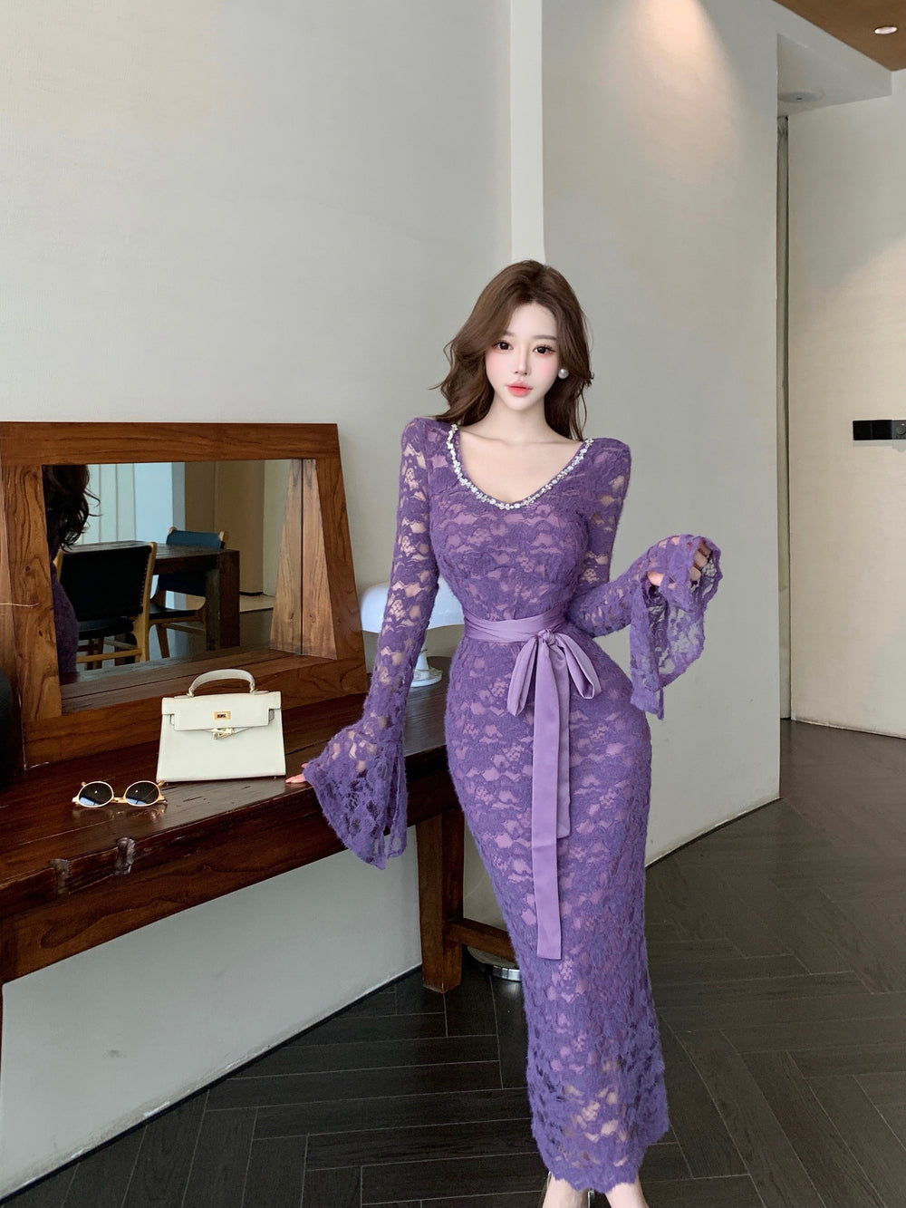 Stunning Crystals Accent V Neck Lace Splicing Maxi Dress Vogue Long Bell Sleeve Sheath Evening Long Dress AP3708