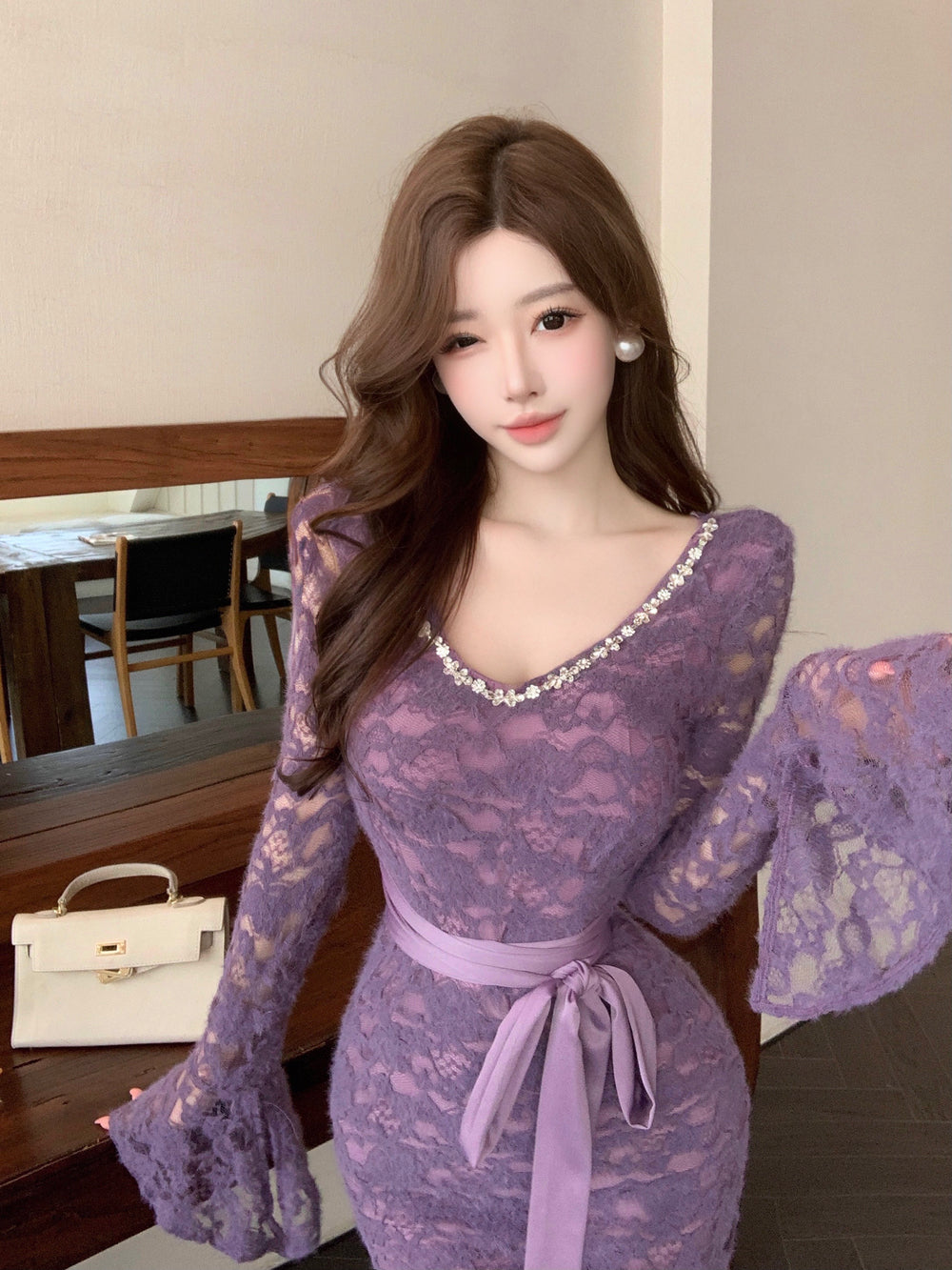 Stunning Crystals Accent V Neck Lace Splicing Maxi Dress Vogue Long Bell Sleeve Sheath Evening Long Dress AP3708