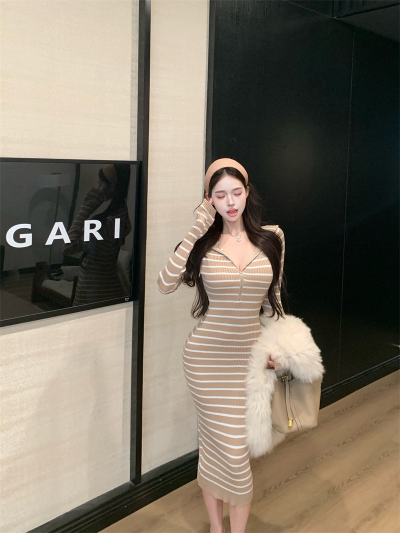 Charming Stripe Hooded V Neck Long Sleeve Maxi Dress Fashionable Zipper Design Sheath Long Dress AP3715