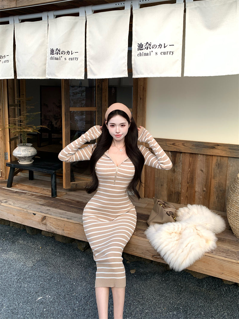 Charming Stripe Hooded V Neck Long Sleeve Maxi Dress Fashionable Zipper Design Sheath Long Dress AP3715