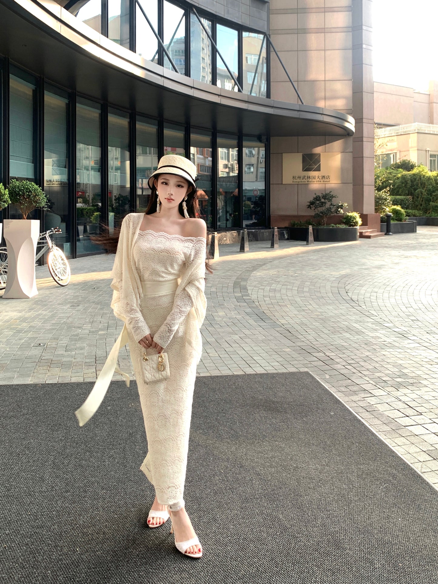 Princess Sheath Long Sleeve Slit Evening Maxi Dress Chic Lace Splicing Off-Shoulder Long Dress AP3728