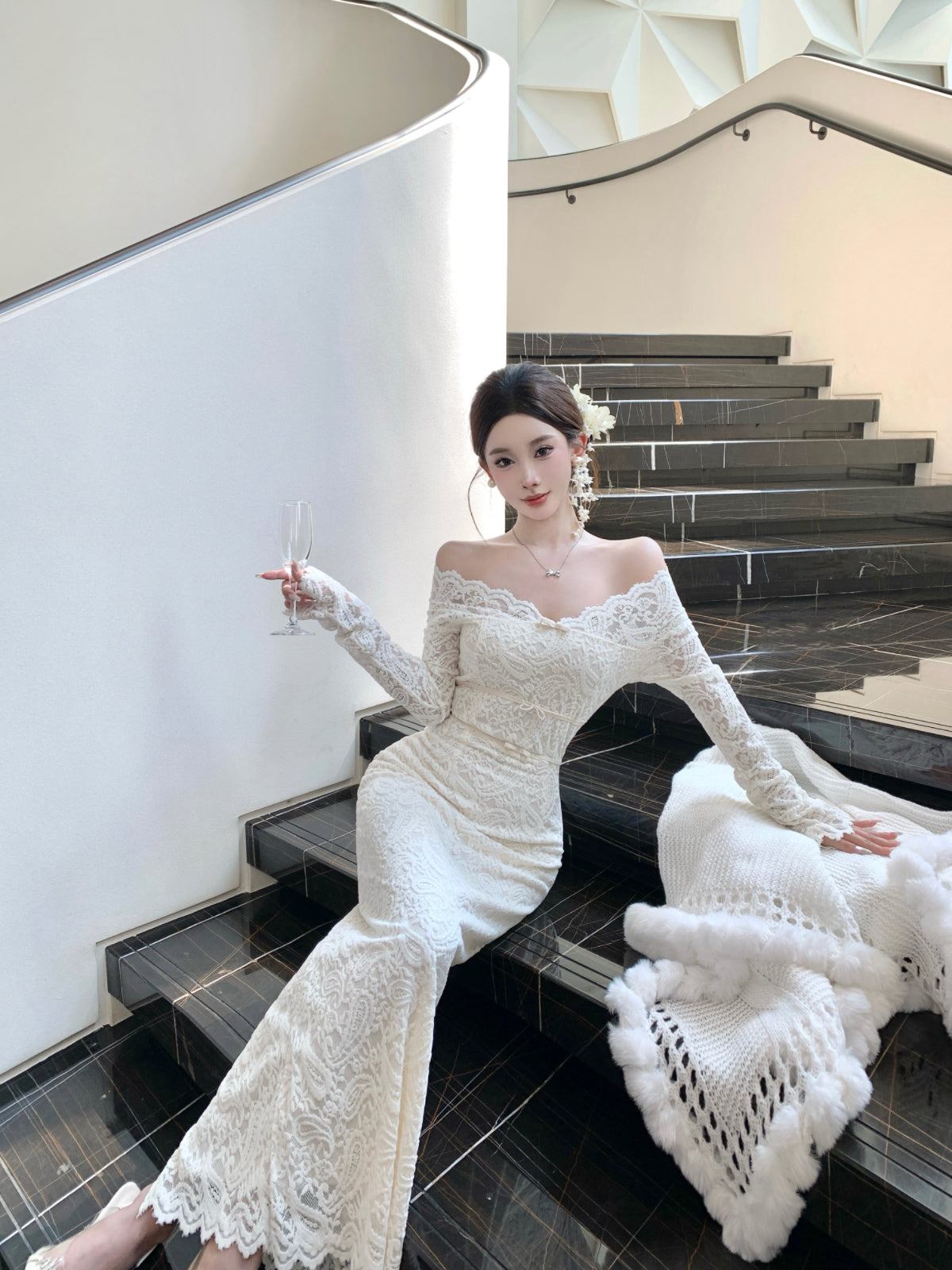 Ornate Lace Splicing Off-Shoulder Slit Maxi Dress Vogue Long Sleeve Sheath Evening Long Dress AP3750