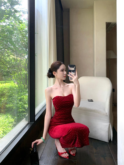 Luxurious Strapless Red Velvet Ruched Midi Skirt Fashionable Sequins Accent Backless Sheath Long Dress AP3753