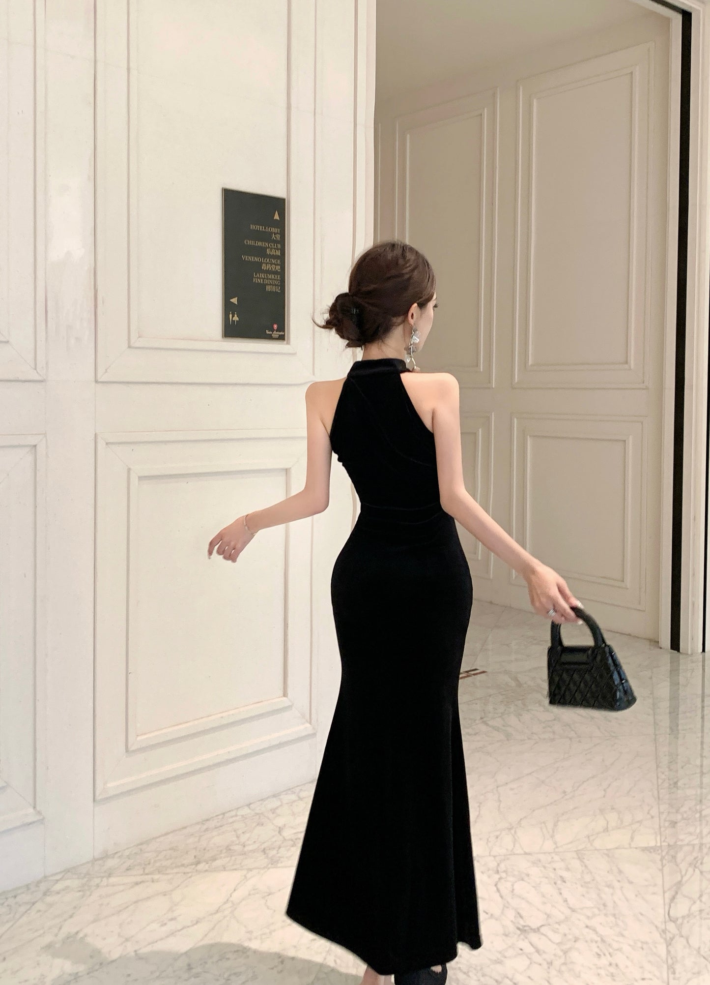 Vogue Sheath Cutout Black Lace Maxi Dress Vintage Tulle Splicing Evening Halter Long Dress AP3787