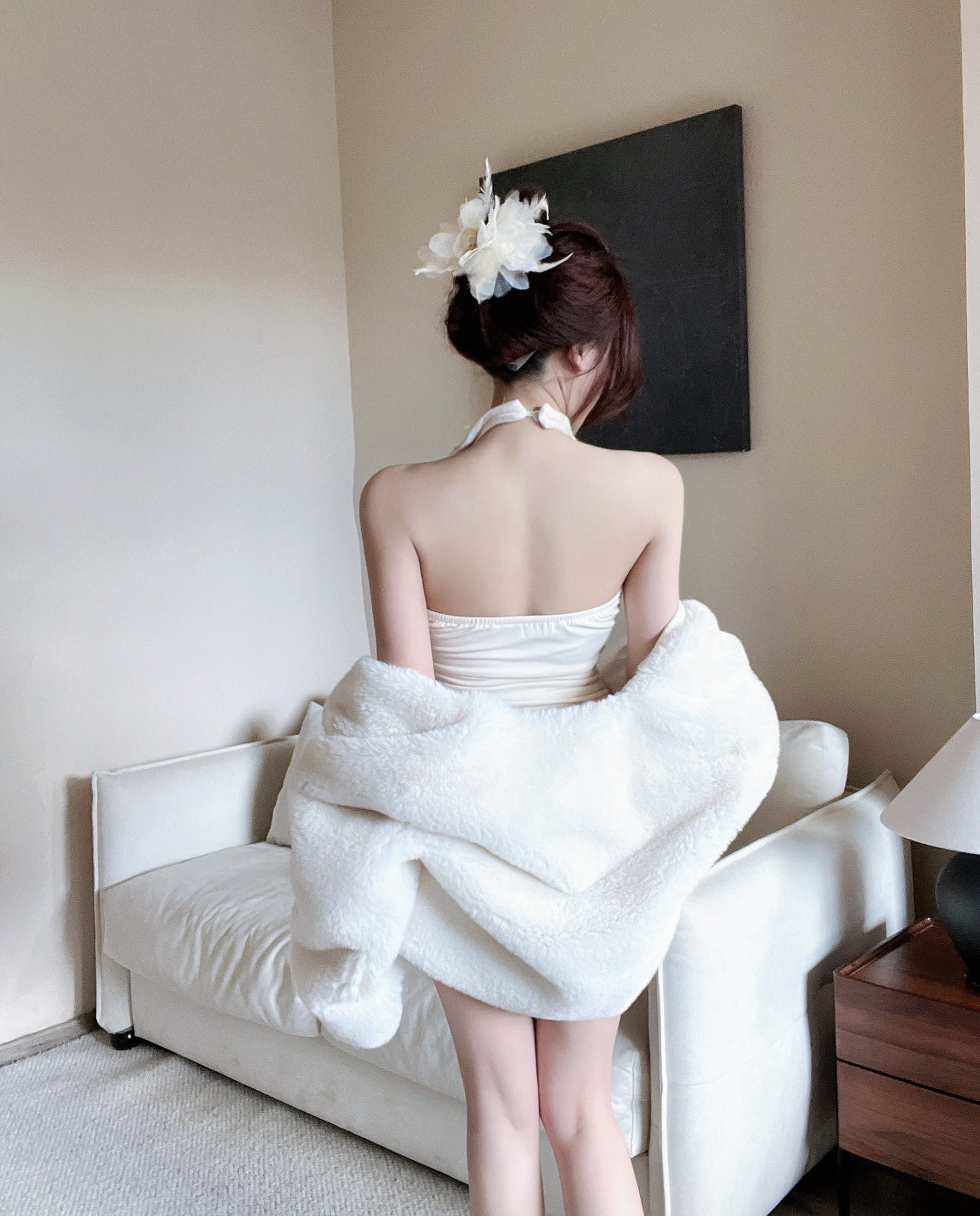 Enticing Cinched-Waist Bodycon Mini Skirt Vogue Crystals Sequins Design Halter Short Dress AP3814