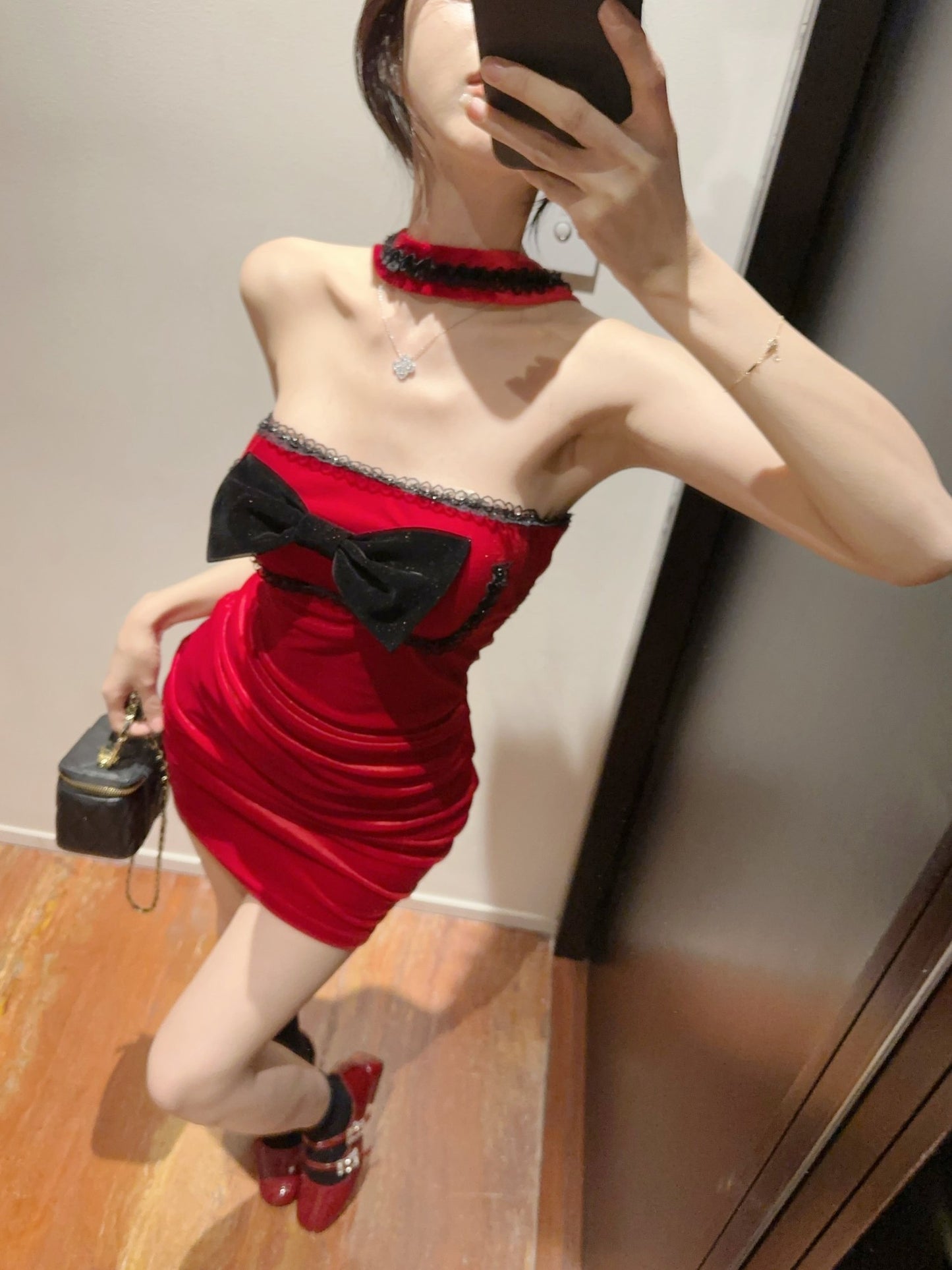 Fabulous Bodycon Red Velvet Mini Skirt Fancy Cinched-Waist Lace Trim Bow Halter Short Dress AP3817