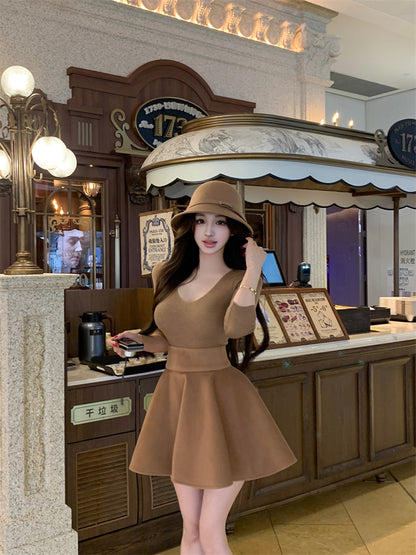 Alluring 2-Piece Set A-Line Cinched-Waist Mini Skirt Minimalism Jewel Neck Long Sleeve Short Dress AP3830