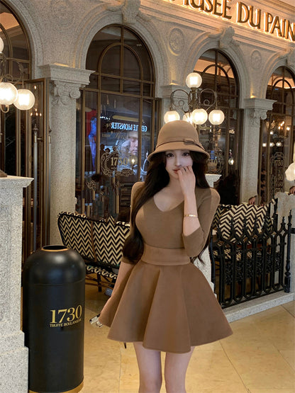 Alluring 2-Piece Set A-Line Cinched-Waist Mini Skirt Minimalism Jewel Neck Long Sleeve Short Dress AP3830