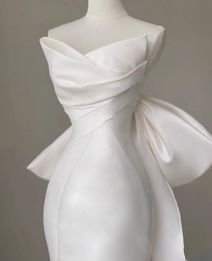 Stunning Strapless White Mermaid Bridal Gowns Classical Satin Bow Pleated Wedding Dress AP3835