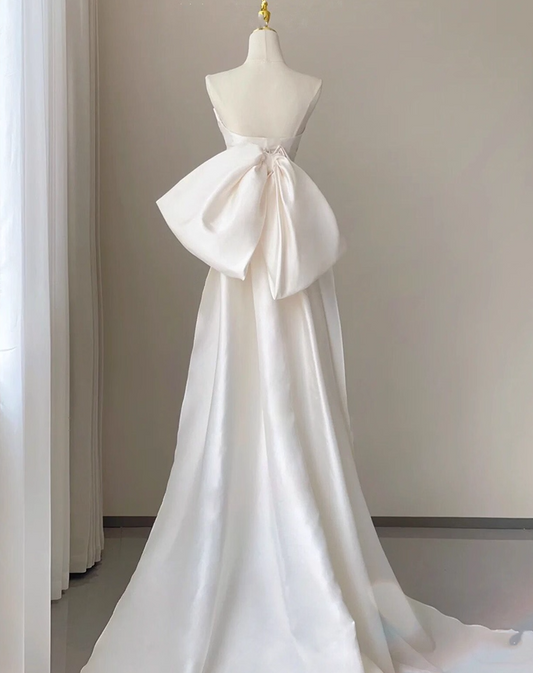 Stunning Strapless White Mermaid Bridal Gowns Classical Satin Bow Pleated Wedding Dress AP3835