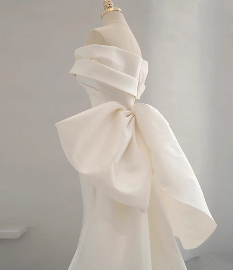 Unique Off-Shoulder Mermaid Bridal Gowns Romantic White Satin Pleated Wedding Dress AP3837