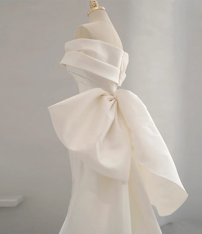 Unique Off-Shoulder Mermaid Bridal Gowns Romantic White Satin Pleated Wedding Dress AP3837