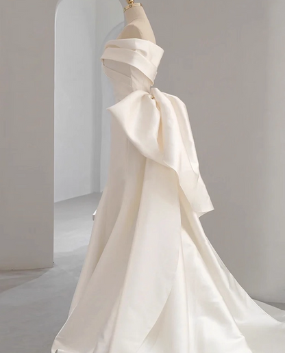 Unique Off-Shoulder Mermaid Bridal Gowns Romantic White Satin Pleated Wedding Dress AP3837