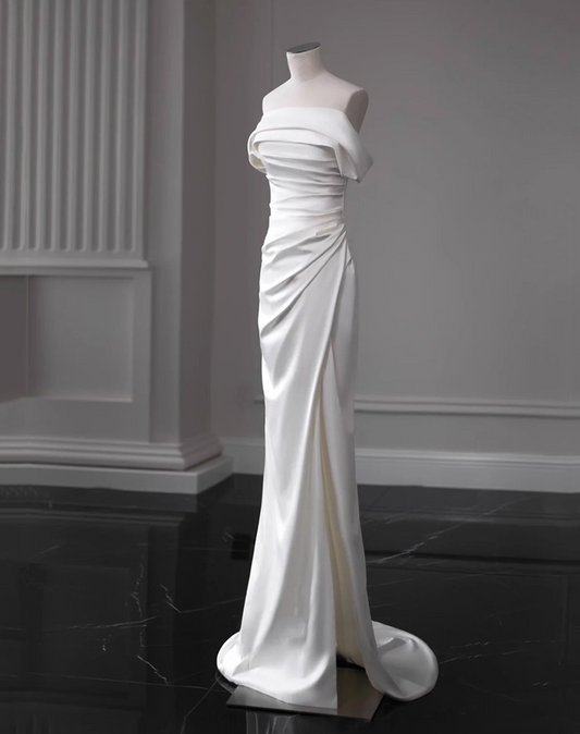 Fashionable Off-Shoulder Sheath High-Slit Bridal Gowns Trendy White Pleated Satin Wedding Dress AP3838