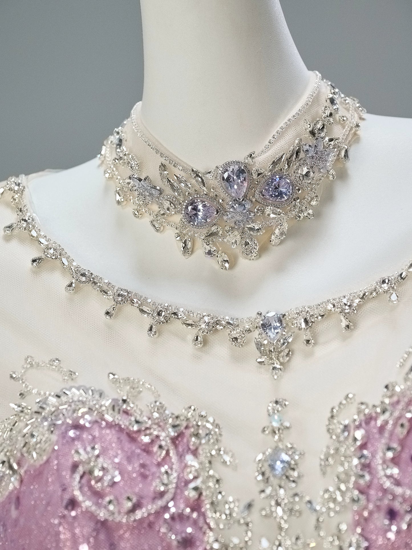 Charming A-Line Jewel Neck Short Sleeve Birthday Gowns Delicate Crystals Sequins Beading Splicing Tulle Homecoming Dress AP3842