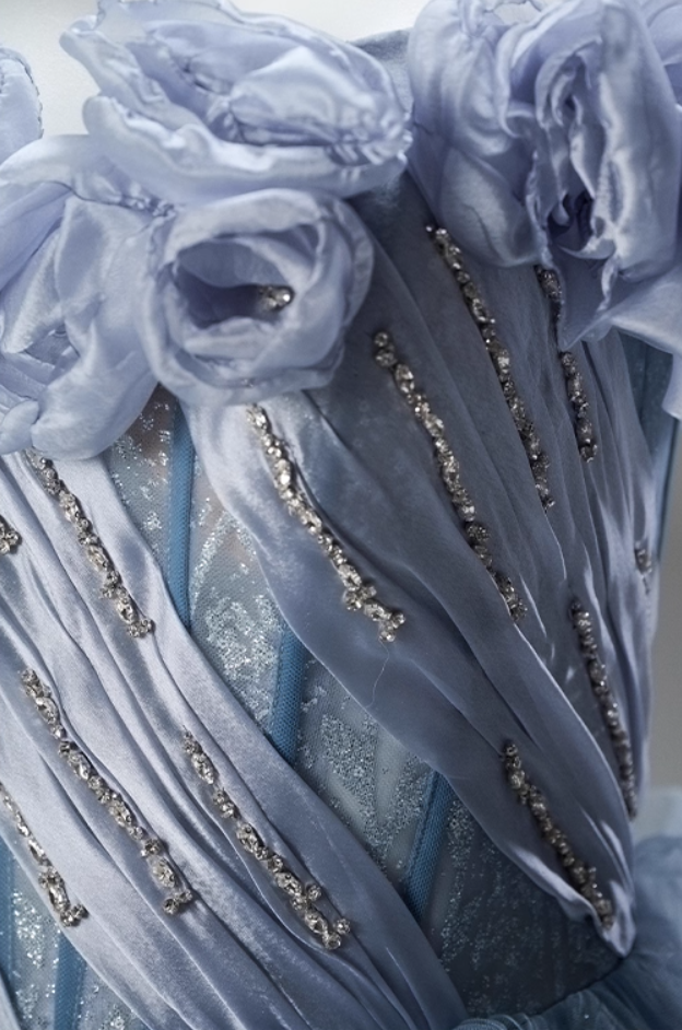 Sparkly A-Line Off-Shoulder Pleated Evening Dress Sequins Crystals Handmade Flowers Splicing Tulle Prom Dress AP3844