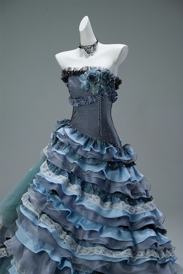 Hot Girls A-Line Strapless Tiered Sweet 16th Gowns Handmade Flowers Beads Lace Ruffles Prom Dress AP3861