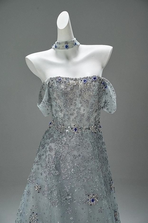 Gen Z Style A-Line Off-Shoulder Tulle Evening Gowns Fancy Beads Crystals Sequins Prom Dress AP3862