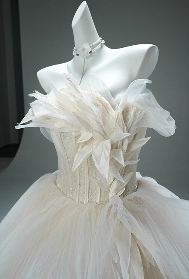 Amazing A-Line Off-Shoulder Layered Tulle Evening Gowns Glam Handmade Flowers Sequins Prom Dress AP3874