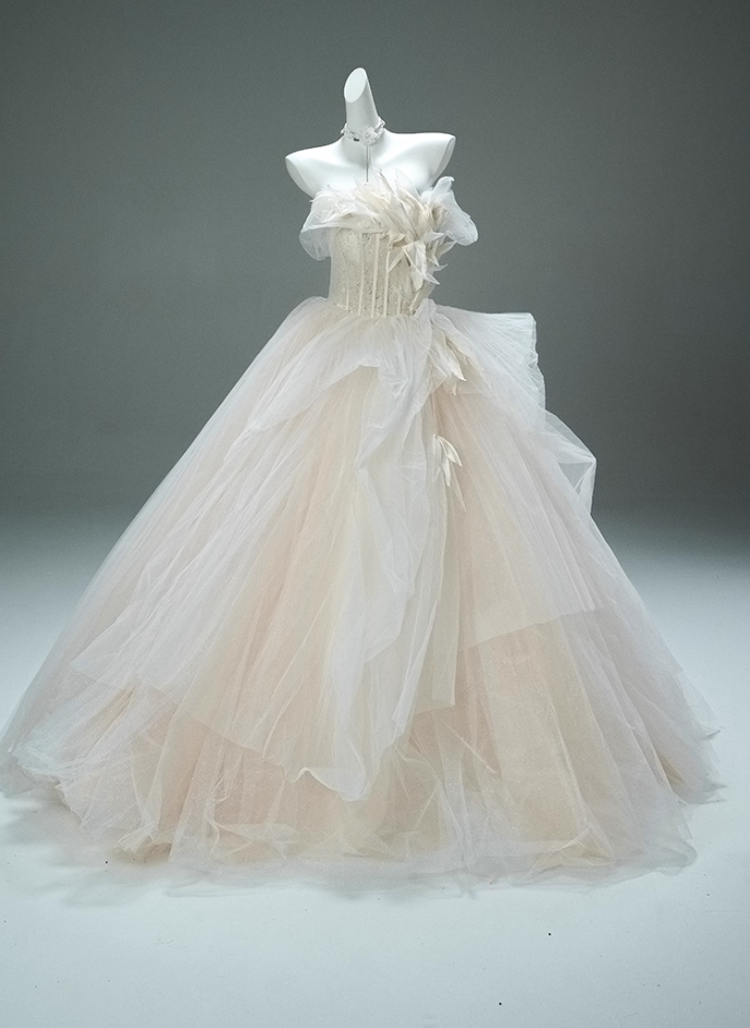 Amazing A-Line Off-Shoulder Layered Tulle Evening Gowns Glam Handmade Flowers Sequins Prom Dress AP3874