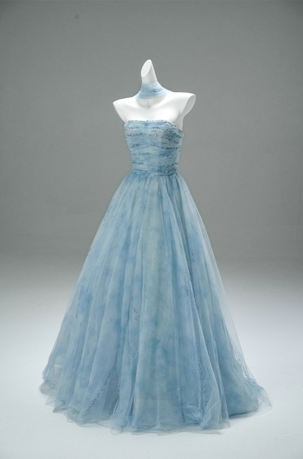 Fascinating A-Line Strapless Pleated Tulle Sweet 16th Gowns Simple Sequins Beads Prom Dress AP3876