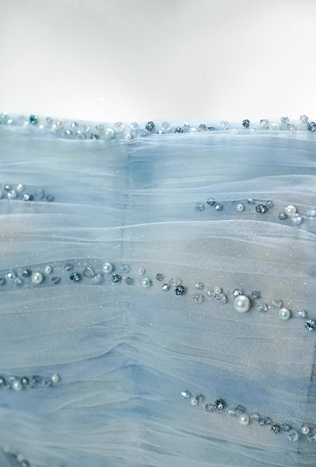 Fascinating A-Line Strapless Pleated Tulle Sweet 16th Gowns Simple Sequins Beads Prom Dress AP3876