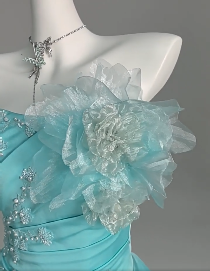 Romantic A-Line Strapless Sweet 16th Gowns Vibrant Handmade Flowers Appliques Beads Pleated Prom Dress AP3879