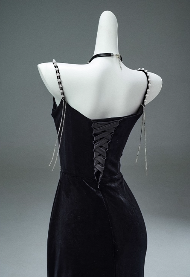 Graceful Sheath Spaghetti Strap Black Evening Dress Chic Velvet Beading Sequins Crystals Prom Dress AP3885