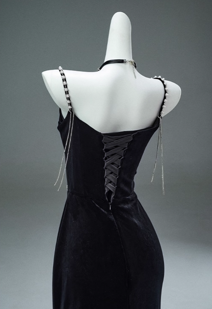 Graceful Sheath Spaghetti Strap Black Evening Dress Chic Velvet Beading Sequins Crystals Prom Dress AP3885