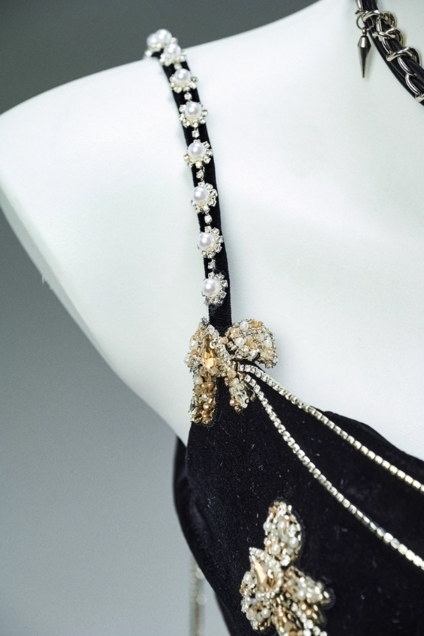 Graceful Sheath Spaghetti Strap Black Evening Dress Chic Velvet Beading Sequins Crystals Prom Dress AP3885