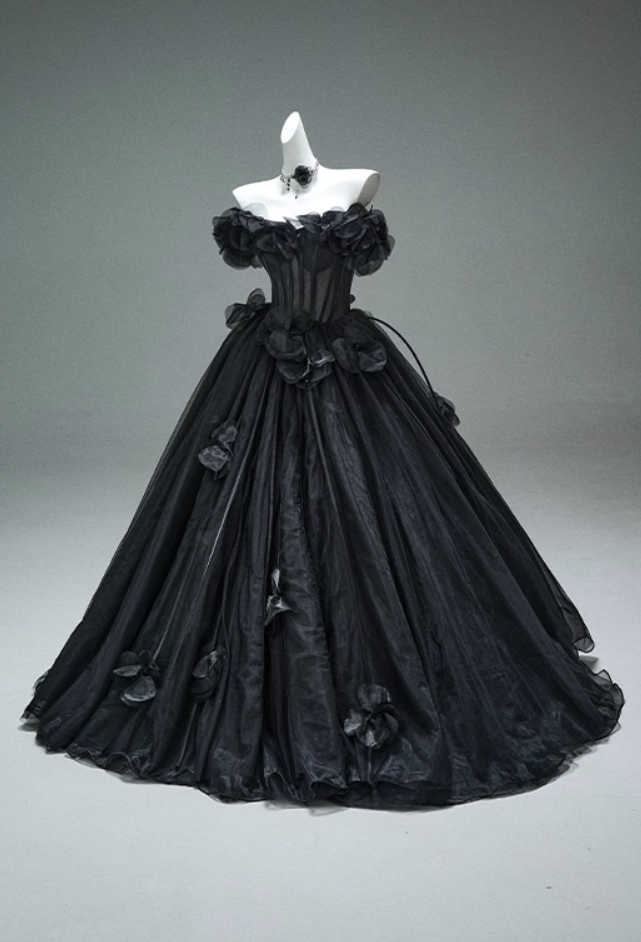 Gothic-Style Off-Shoulder A-Line Evening Gowns Fashion 3D Appliques Black Prom Dress AP3887