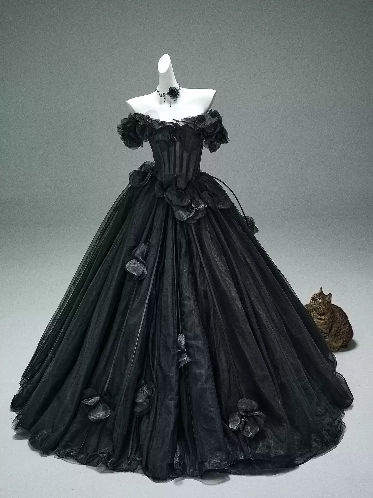 Gothic-Style Off-Shoulder A-Line Evening Gowns Fashion 3D Appliques Black Prom Dress AP3887